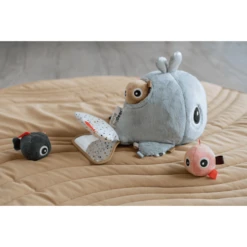 Done By Deer ™ Hide And Seek Wally Blue -Randwinkel Voor Kinderen done by deer hide and seek wally blue a304325 2