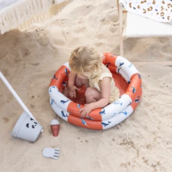 SWIM ESSENTIALS Swim Essential S Opblaasbaar Zwembad Rood- White Whale -Randwinkel Voor Kinderen swim essential s opblaasbaar zwembad rood white whale a384375 2
